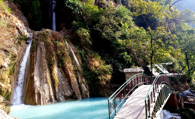 neer waterfall